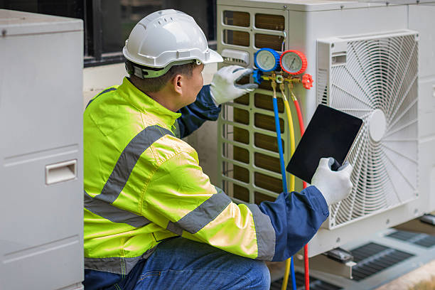 Professional Hvac Installation technician working in Bellville, TX